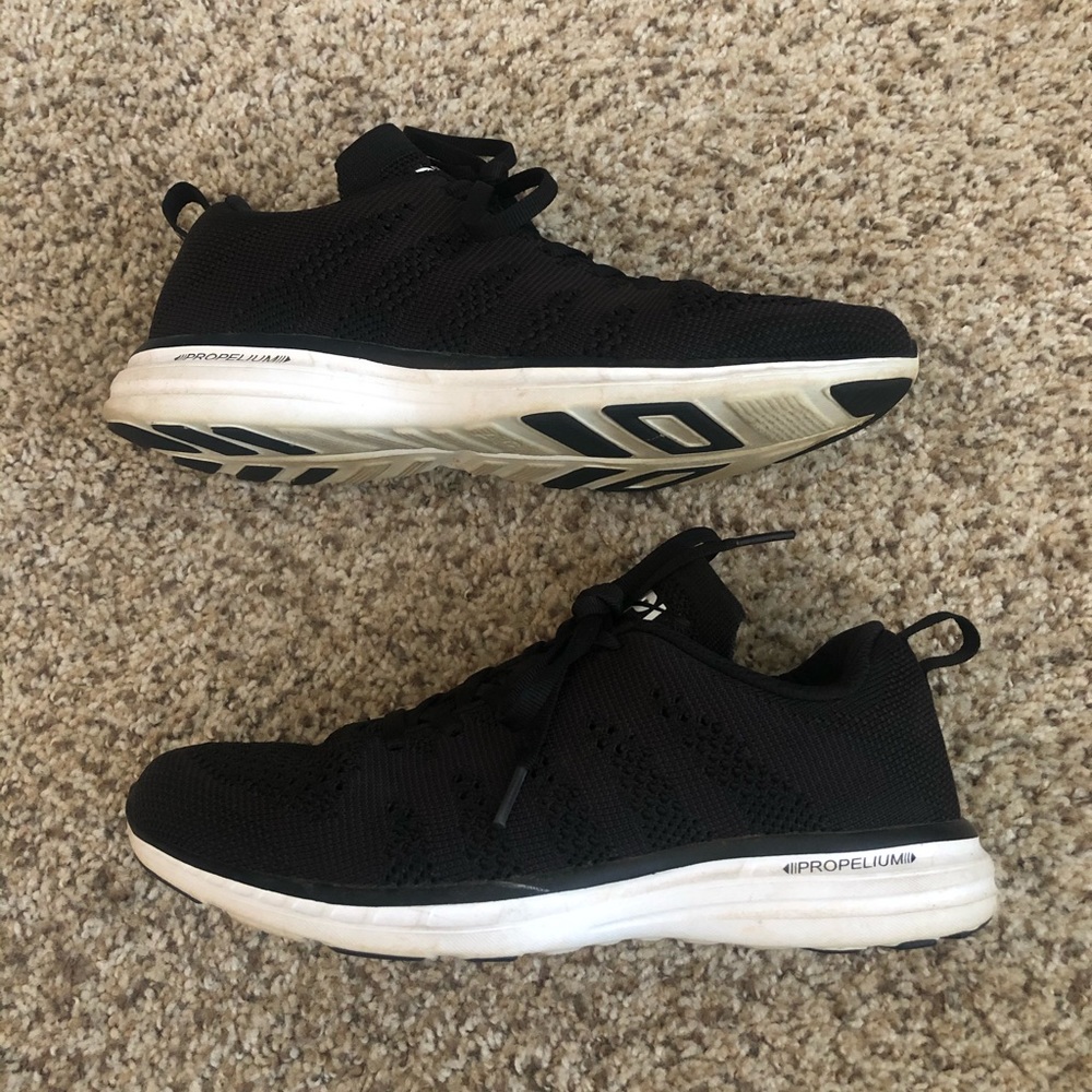 APL Techloom Black/White Sneakers